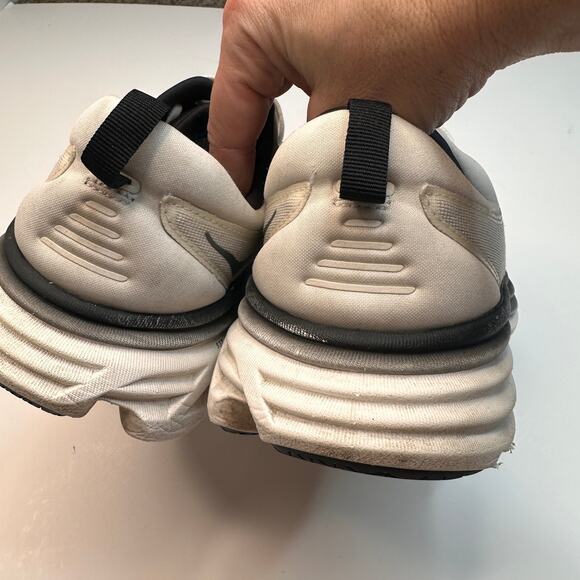 Hoka Bondi 8 White Black Sneakers main image 9